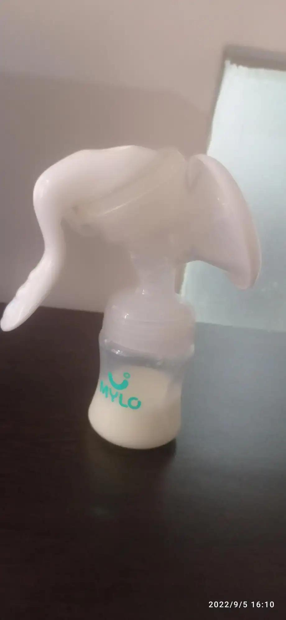 Manual Breast Pump For Feeding Mothers | Anti Colic & BPA Free | Compact & Lightweight | Easy to hold | Easy to Clean | With Bottle (150 ml)