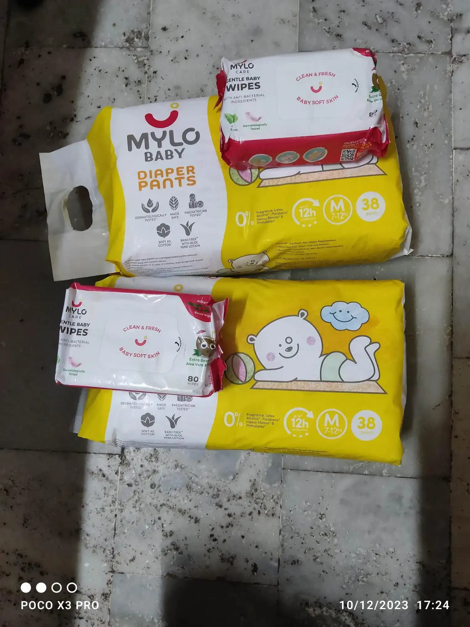Baby Diaper Pants Medium (M) Size 7-12 kgs (Jumbo Pack) + Baby Head to Toe Wash
