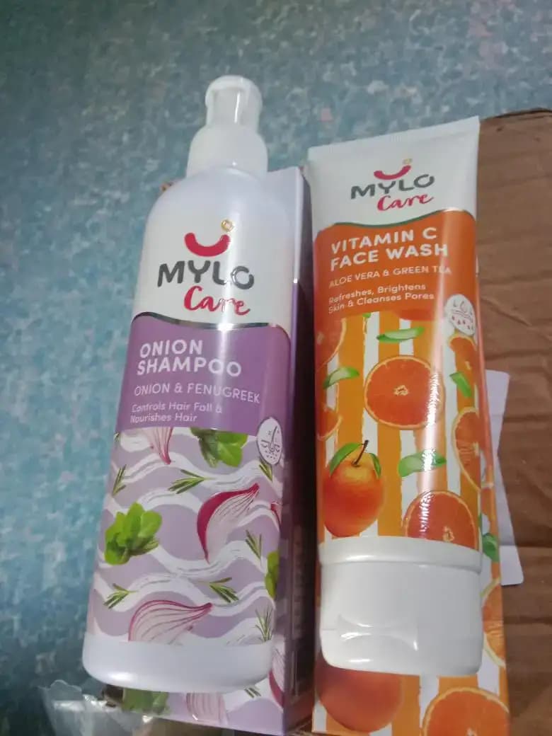 Vitamin C Face Wash (100 ml) Refreshing & Brightening 