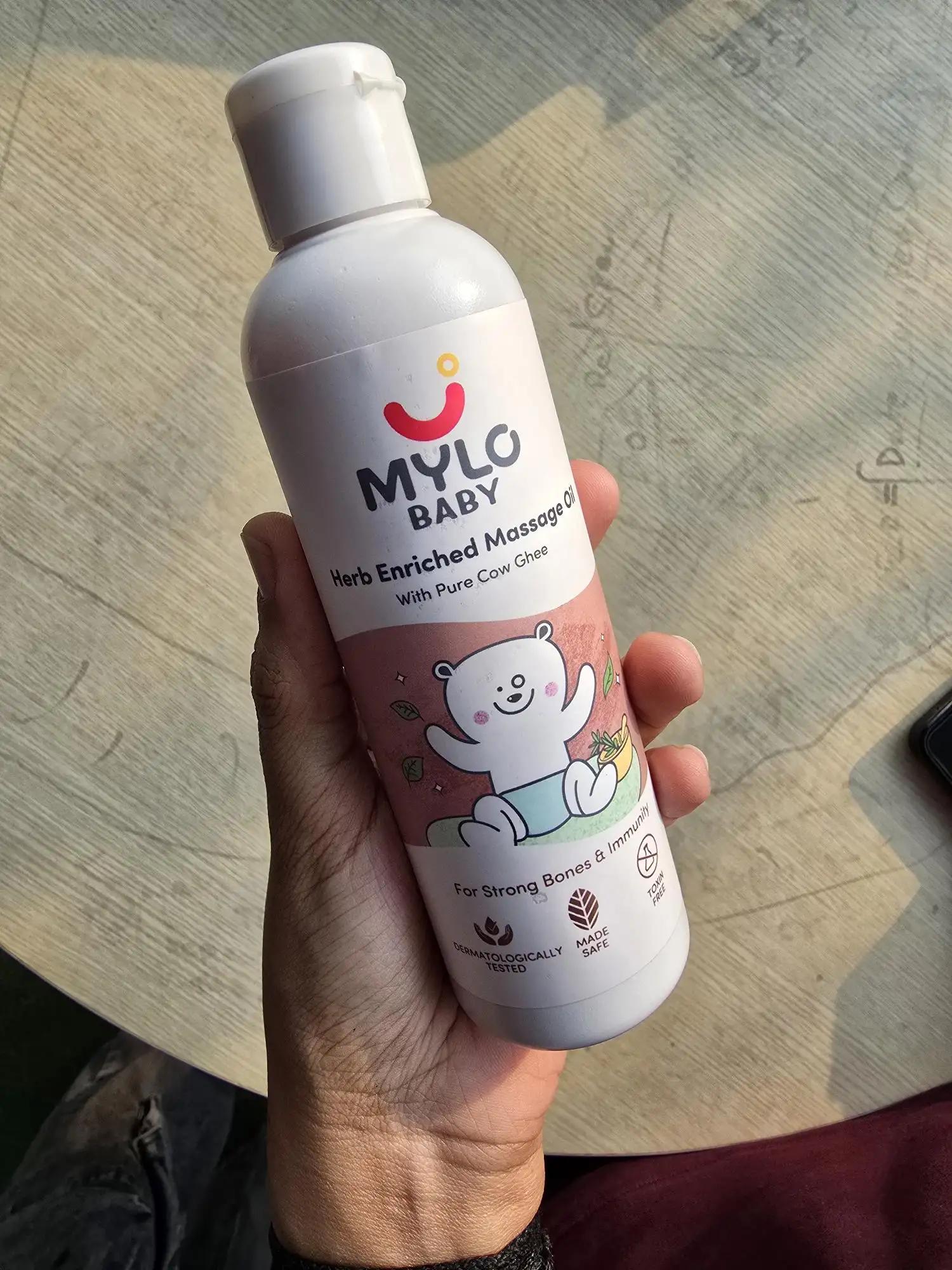 Mylo Herb Enriched Baby Massage Oil - 200 ml | For Winters Dermatologically Tested | Made Safe Certified | Nourishes Skin | Strengthens Immunity | Ayurvedic Preparation