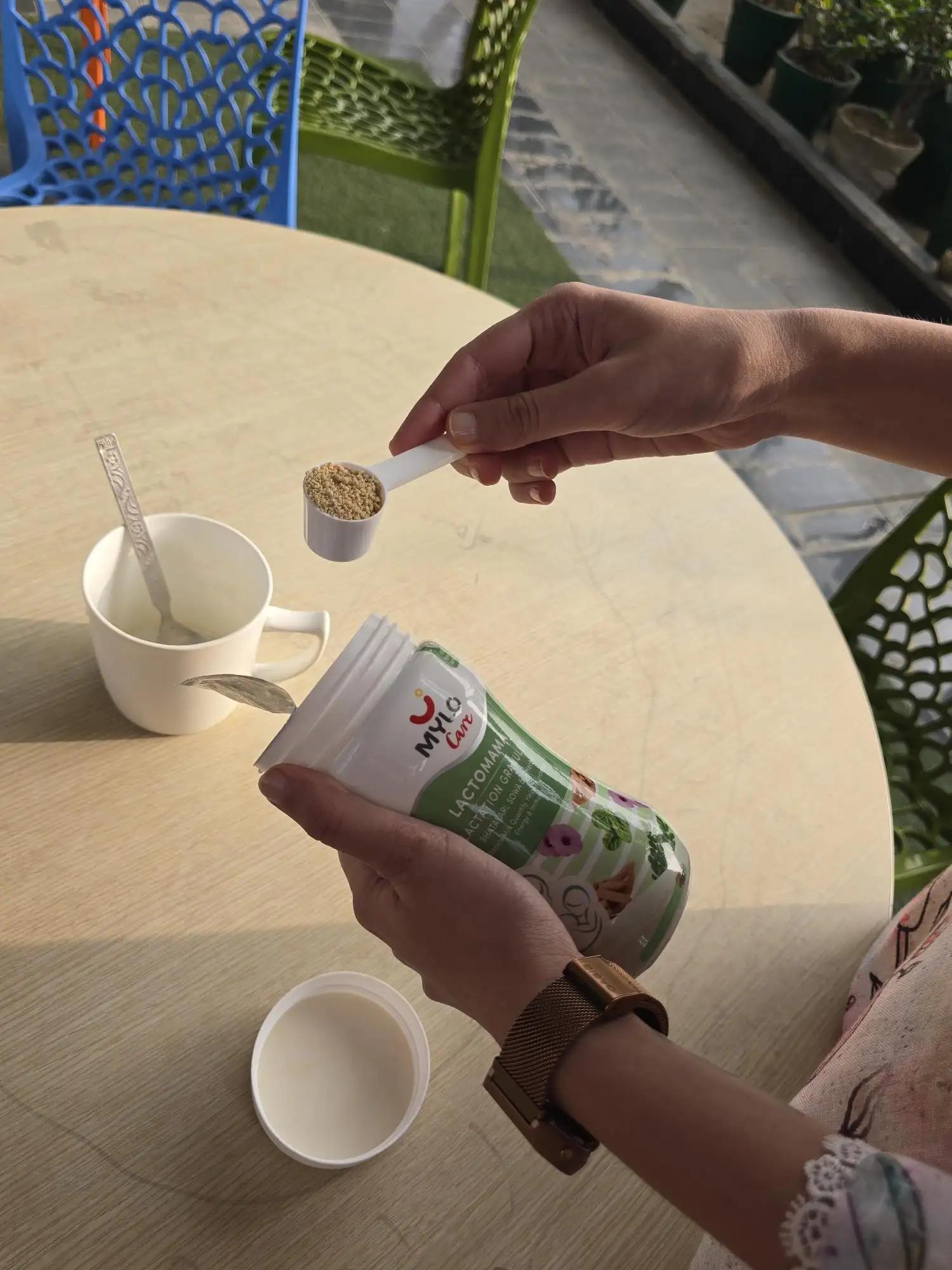 Mylo LactoMama ™ | With Shatavari, Sowa & 5 herbs | Natural Supplement for Boosting Breast Milk Supply | 100% Natural Ingredients | 300g | Pack of 4 | Chocolate