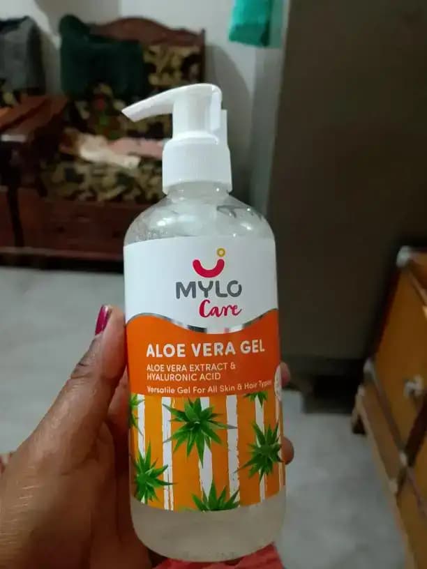 Aloe Vera Gel with 99% Organic Aloe Vera | Nurtures Skin & Hair | Reduces Suntan | Soothes Burns | Enhances Hair Resilience (300 ml)