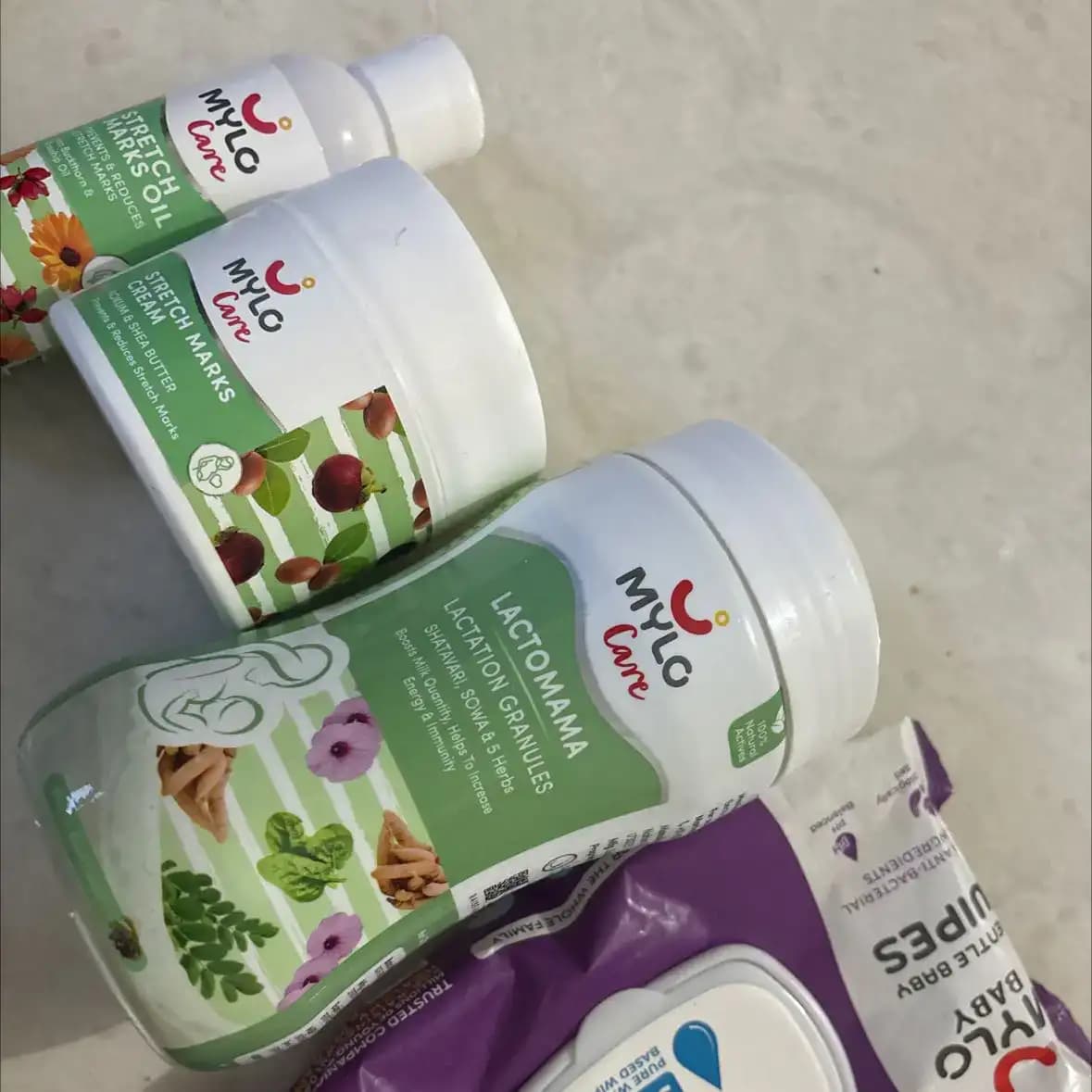 Stretch Marks Kit (1 Stretch Mark Oil - 100 ml, 2 Stretch Marks Cream - 100ml each)