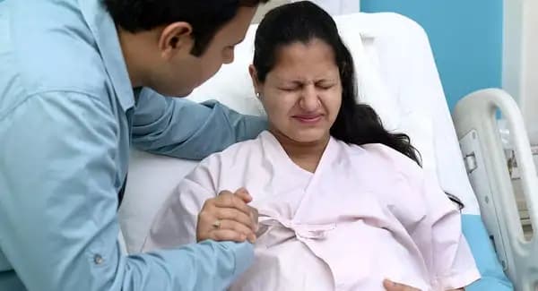 परिस्थितियाँ जिनकी वजह से हो सकती है आपकी सीज़ेरियन डिलीवरी 