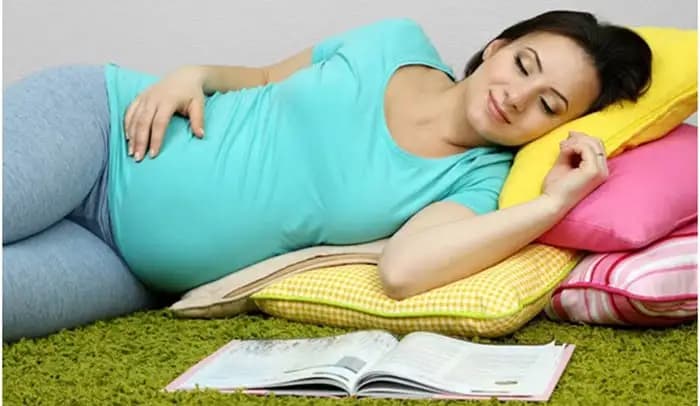 प्रैग्नेंसी में अच्छी और गहरी नींद लाने के 7 असरदार उपाय 