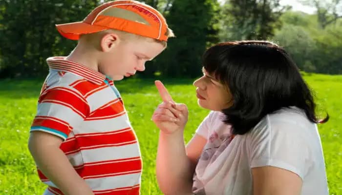 बच्चों के साथ सख्ती करने का नतीजा जानते हैं आप?