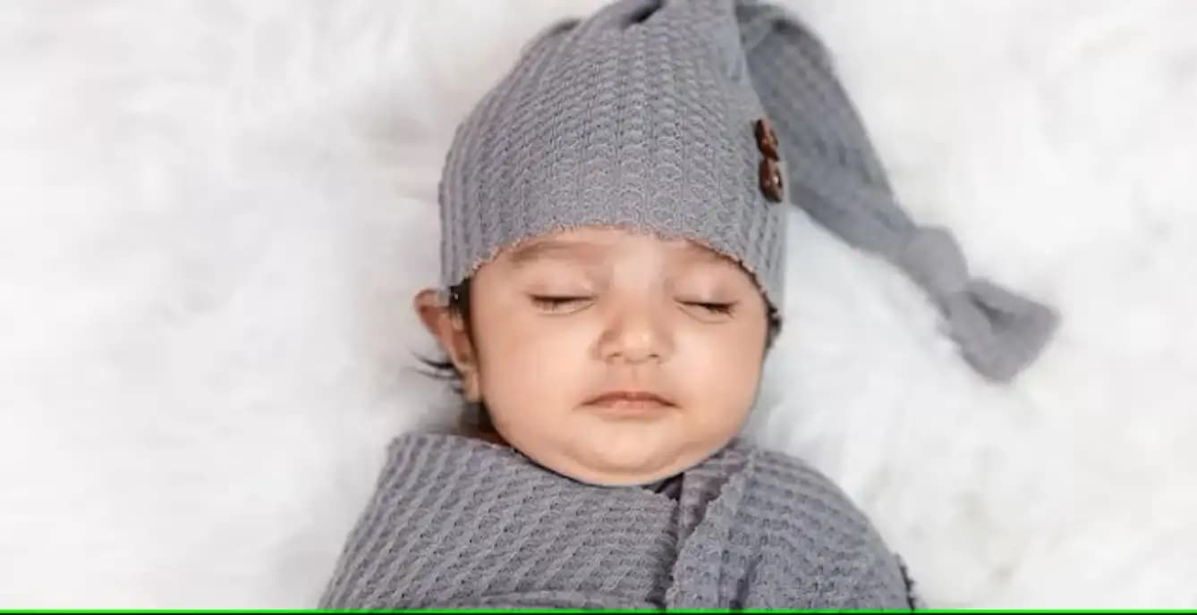 புதிதாகப் பிறந்த குழந்தைகளுக்கான குளிர்காலத்திற்குத் தேவையான 17அத்தியாவசியங்கள் (17 Newborn Baby Winter Essentials In Tamil) 