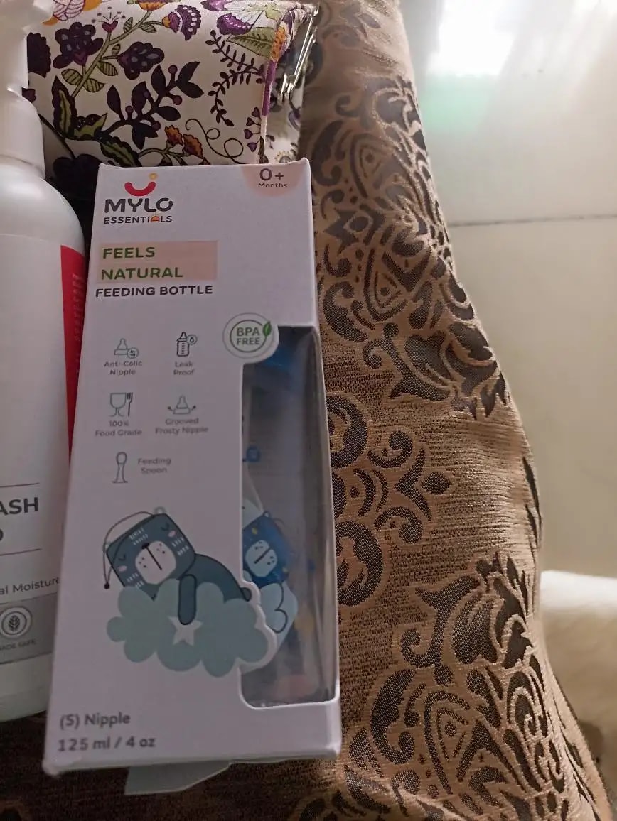 2-in-1 Baby Feeding Bottle | BPA Free with Anti-Colic Nipple & Spoon | Easy Flow Neck Design - Lion & Giraffe 125ml & 250ml