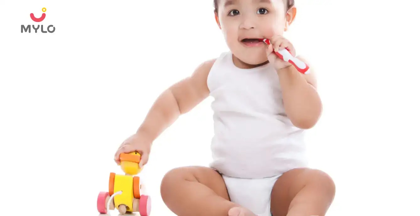 எந்த வயதில் உங்கள் குழந்தையின் பற்களை ஃபிங்கர் டூத் பிரஷ் மூலம் சுத்தம் செய்யலாம்?