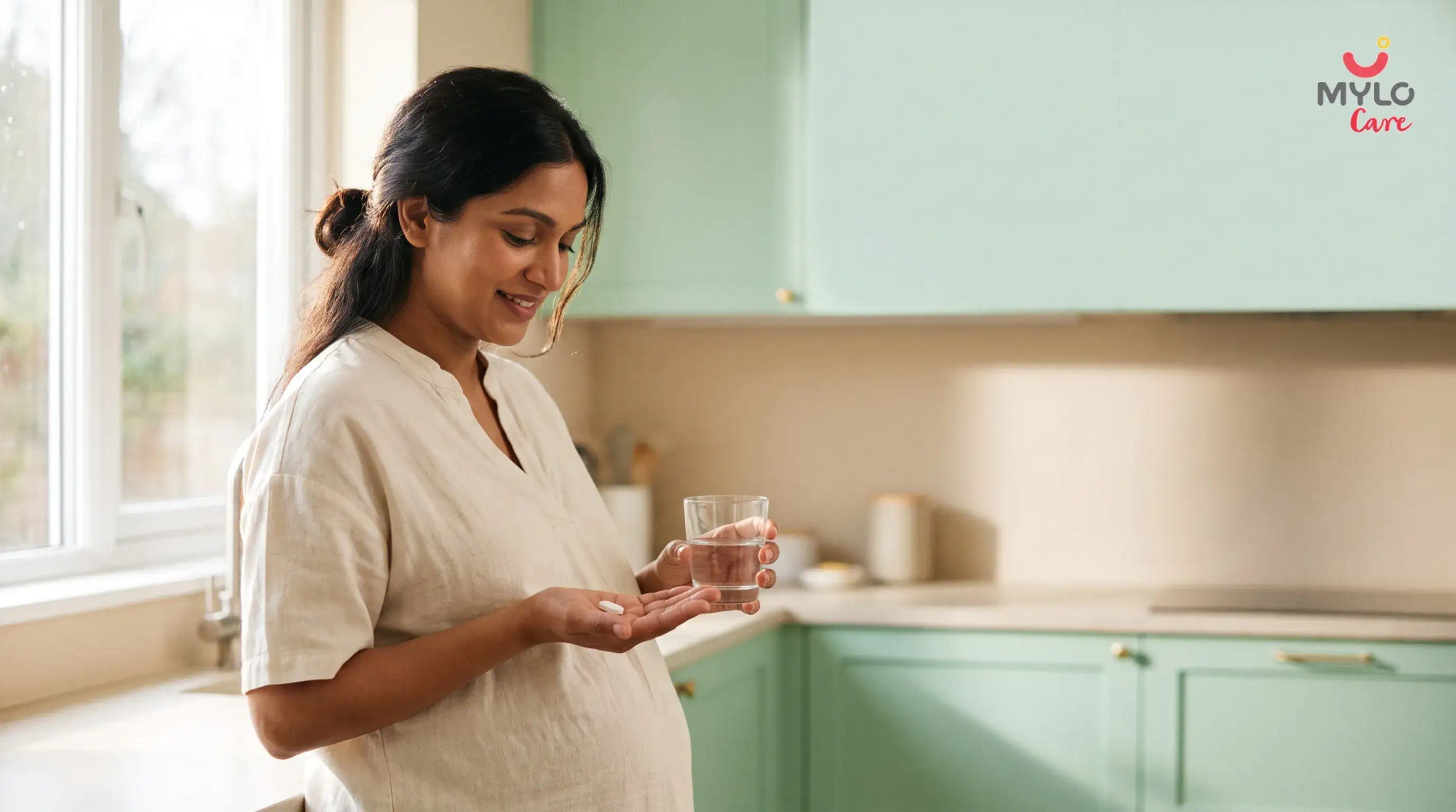 When should a pregnant woman take folic acid?