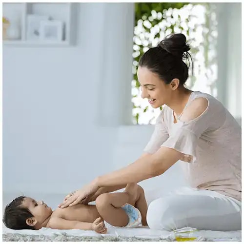 Is Coconut Oil Good for Babies in Hindi | क्या नारियल का तेल बच्चे की नाज़ुक त्वचा के लिए सुरक्षित होता है?