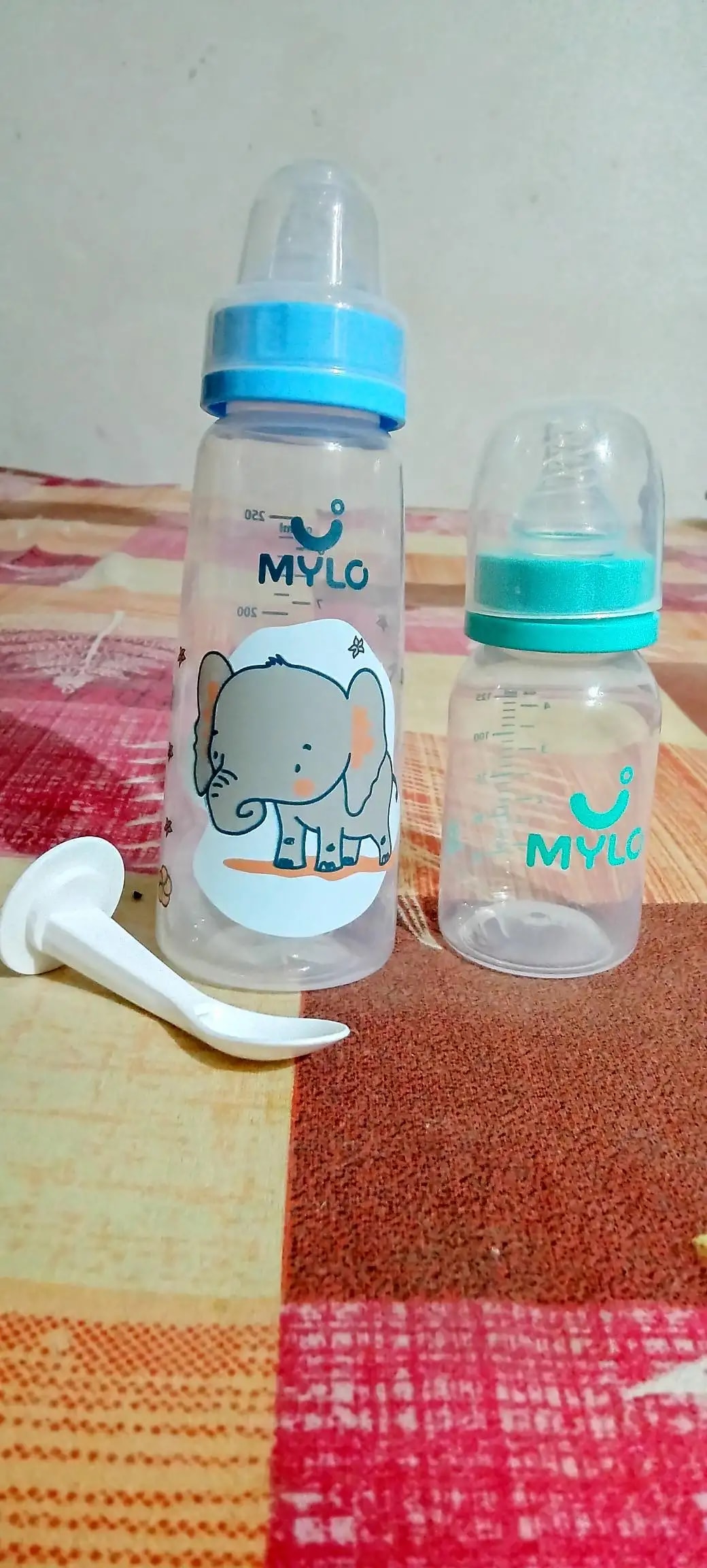 2-in-1 Baby Feeding Bottle | BPA Free with Anti-Colic Nipple & Spoon | Easy Flow Neck Design - Lion & Giraffe 125ml & 250ml
