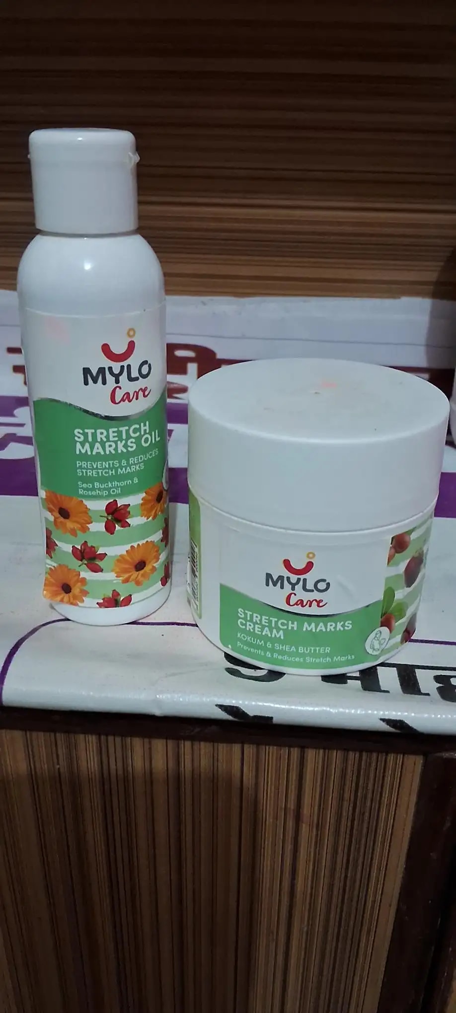 Stretch Marks Kit - Removes Scars | Made with Natural Ingredients | Tightens Skin - (1 Stretch Mark Oil - 100 ml, 2 Stretch Marks Cream - 100ml each)