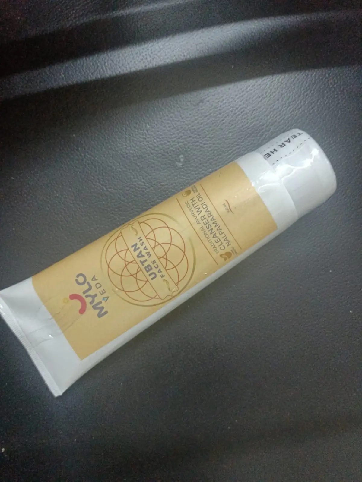 Ubtan Face Wash with Saffron, Nalpamaradi Oil & Turmeric | Brightens Skin | Removes Dead Skin Cells | Fights Acne | Lightens Skin (100 gm)