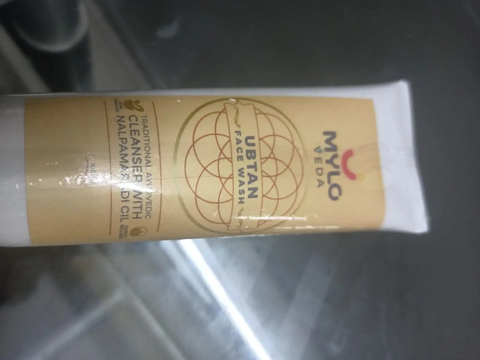 Ubtan Face Wash with Saffron, Nalpamaradi Oil & Turmeric | Brightens Skin | Removes Dead Skin Cells | Fights Acne | Lightens Skin (100 gm)