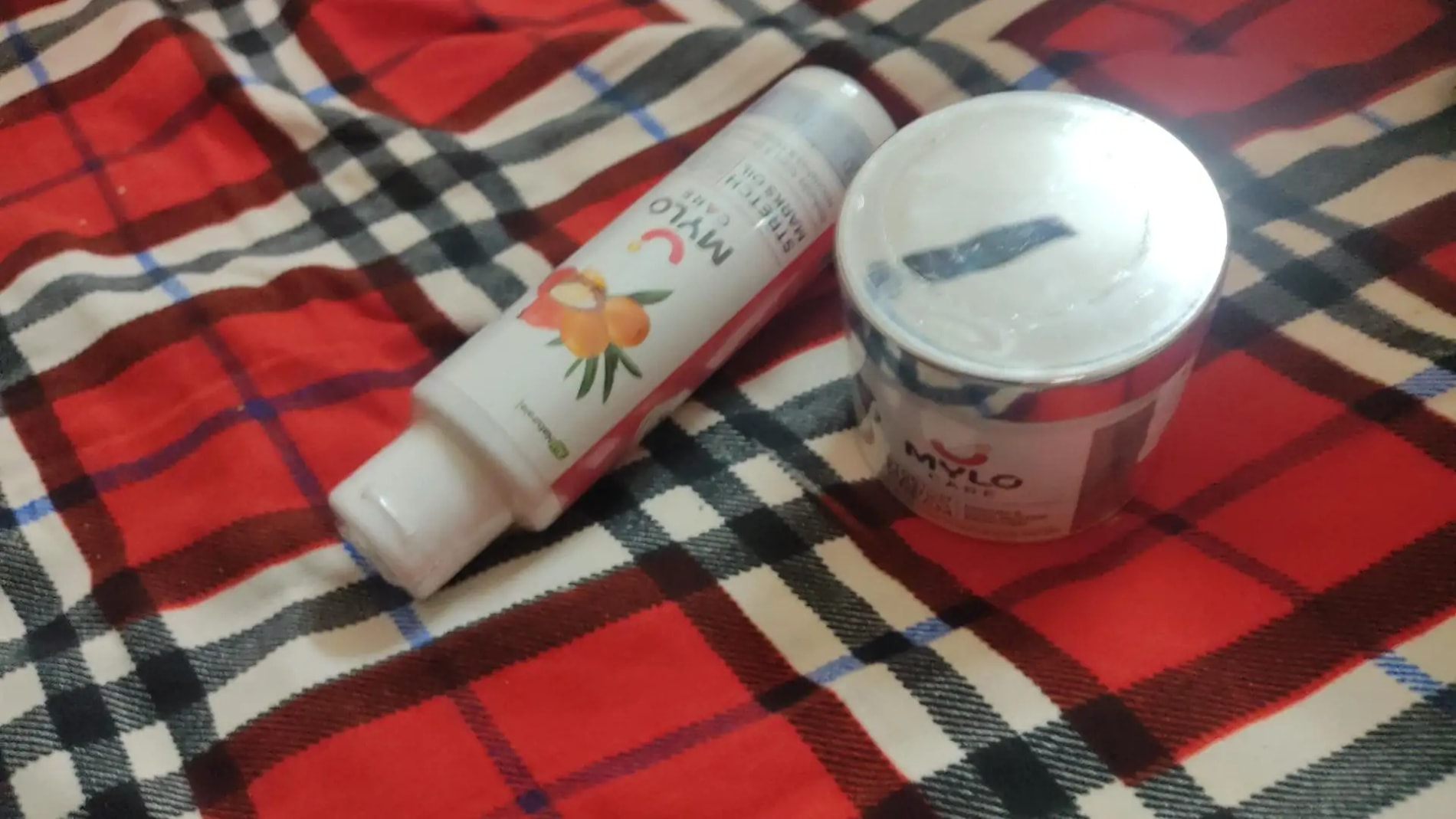 Stretch Marks Kit - Removes Scars | Made with Natural Ingredients | Tightens Skin - (1 Stretch Mark Oil - 100 ml, 2 Stretch Marks Cream - 100ml each)