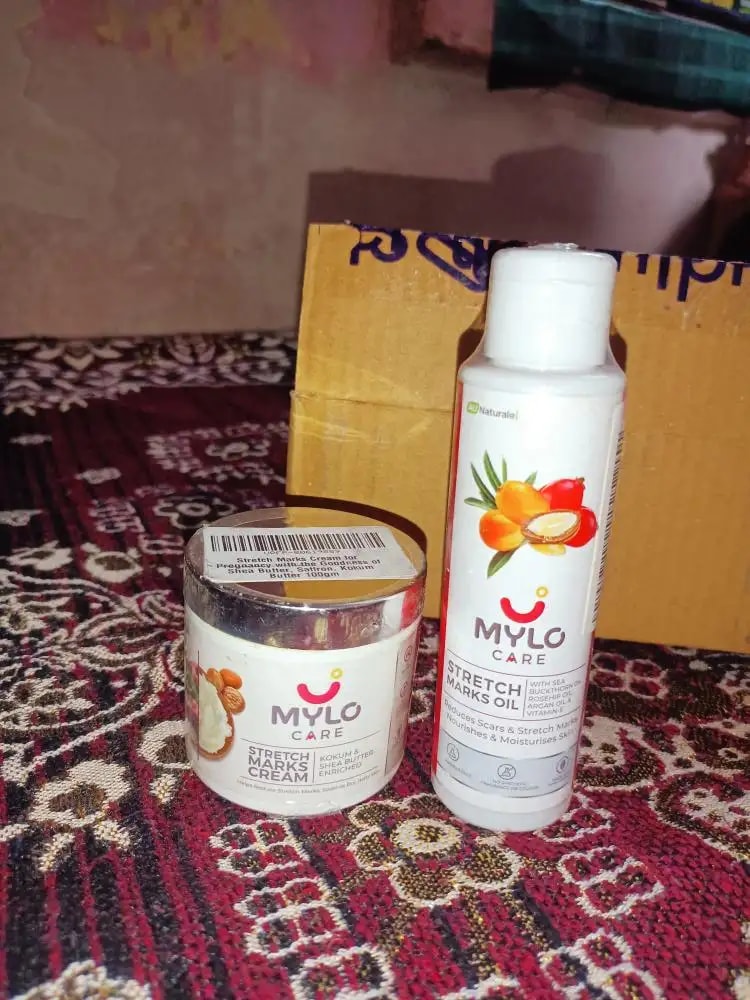 Stretch Marks Kit - Removes Scars | Made with Natural Ingredients | Tightens Skin - (1 Stretch Mark Oil - 100 ml, 2 Stretch Marks Cream - 100ml each)