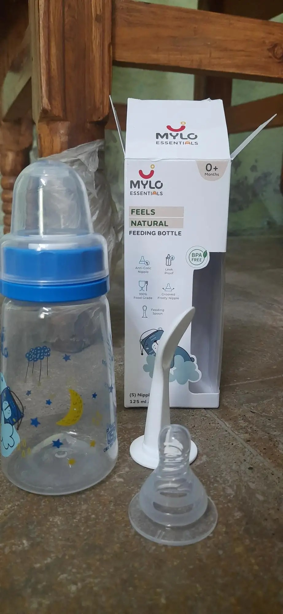 2-in-1 Baby Feeding Bottle | BPA Free with Anti-Colic Nipple & Spoon | Easy Flow Neck Design - Lion & Giraffe 125ml & 250ml