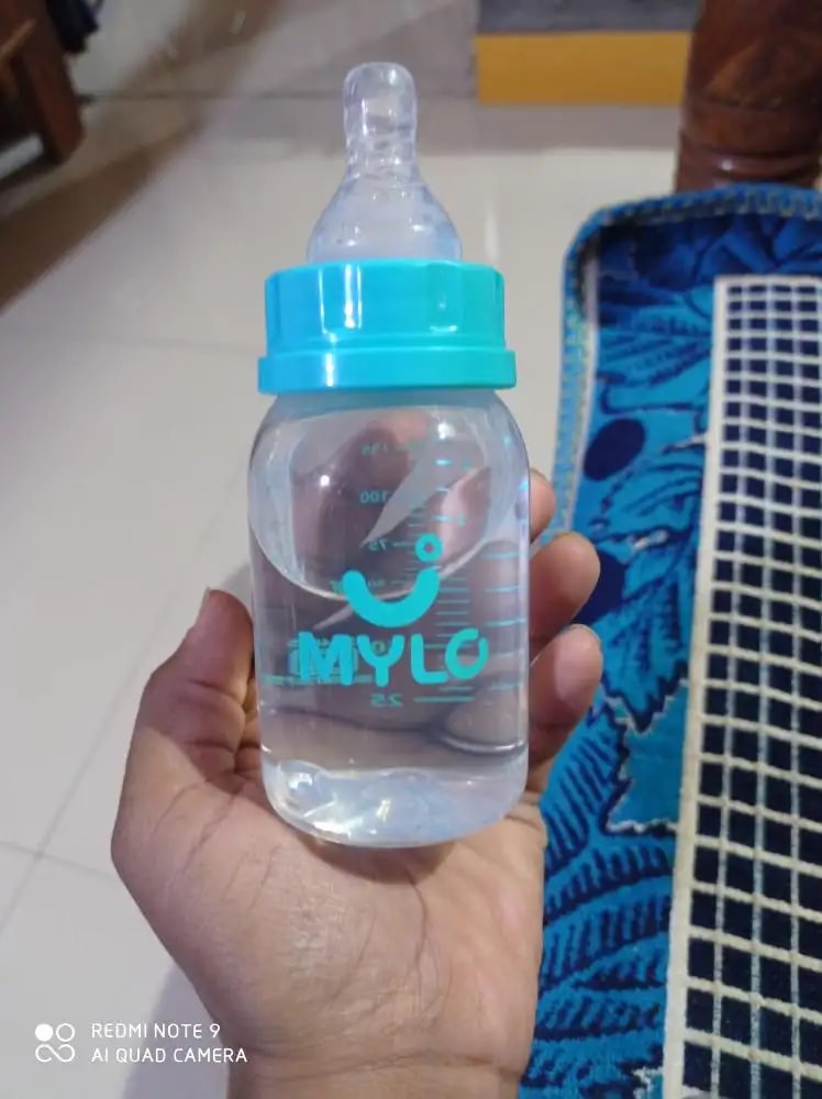 2-in-1 Baby Feeding Bottle | BPA Free with Anti-Colic Nipple & Spoon | Easy Flow Neck Design - Lion & Giraffe 125ml & 250ml