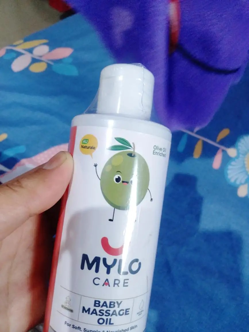 Mylo Herb Enriched Baby Massage Oil - 100 ml | For Winters Dermatologically Tested | Made Safe Certified | Nourishes Skin | Strengthens Immunity | Ayurvedic Preparation