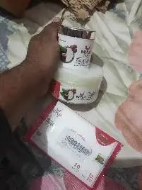 Stretch Marks Cream for Women - Clinically Proven | Removes Stretch Marks | Made Safe Certified | Safe During Pregnancy & Breastfeeding (100gm)
