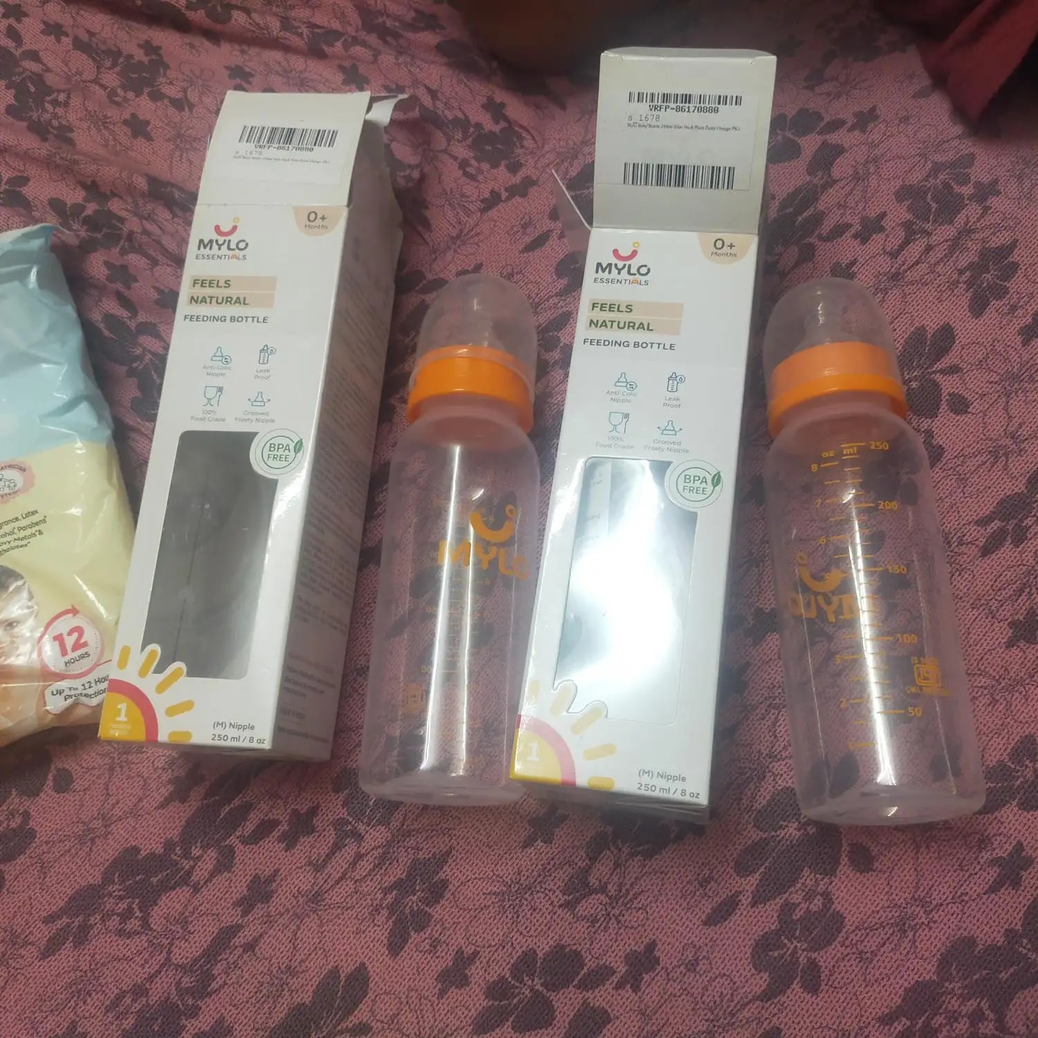 2-in-1 Baby Feeding Bottle | BPA Free with Anti-Colic Nipple & Spoon | Easy Flow Neck Design - Lion & Giraffe 125ml & 250ml