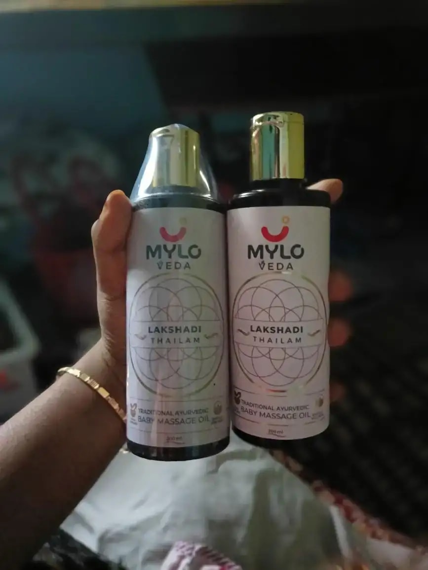Mylo Herb Enriched Baby Massage Oil - 200 ml | Pack of 2 | Dermatologically Tested | Made Safe Certified | Nourishes Skin | Strengthens Immunity | Ayurvedic Preparation