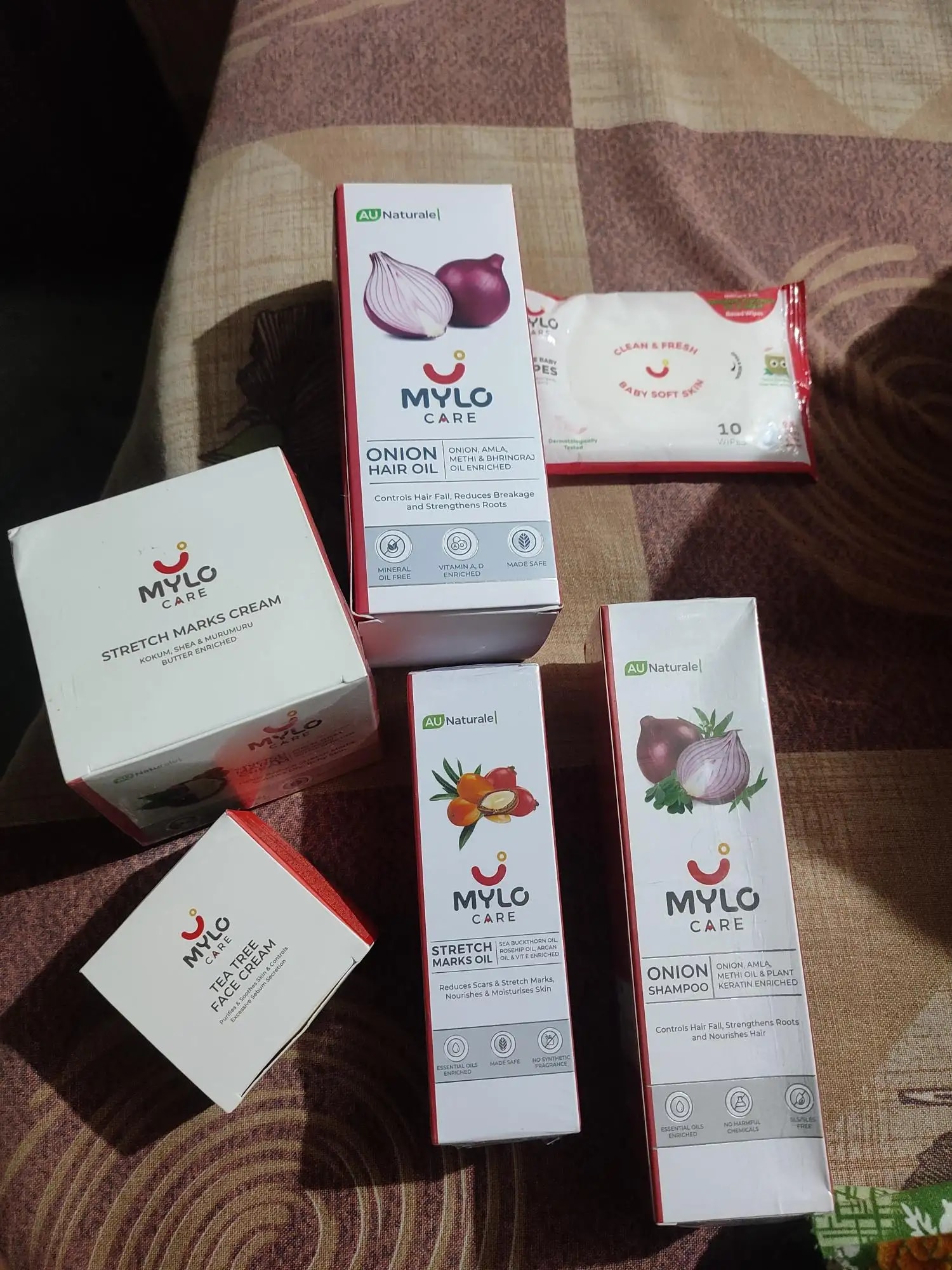 Stretch Marks Kit - Removes Scars | Made with Natural Ingredients | Tightens Skin - (1 Stretch Mark Oil - 100 ml, 2 Stretch Marks Cream - 100ml each)