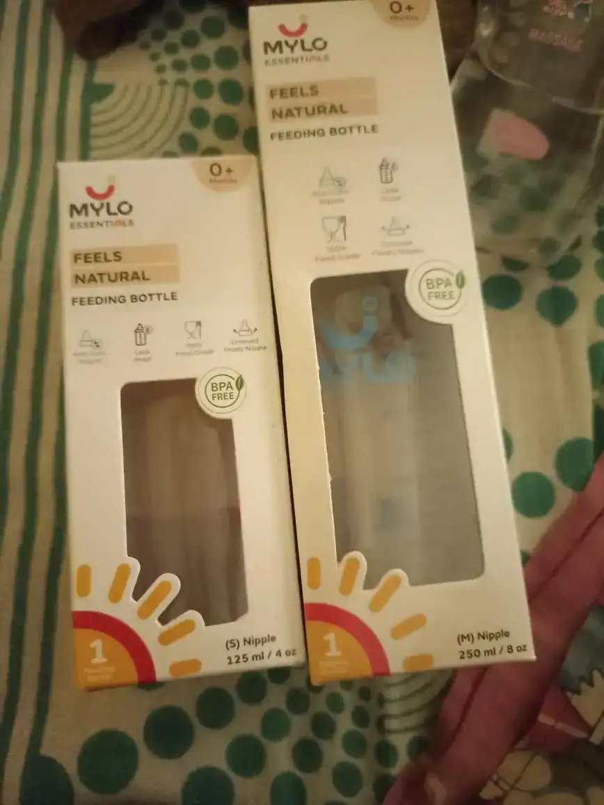 2-in-1 Baby Feeding Bottle | BPA Free with Anti-Colic Nipple & Spoon | Easy Flow Neck Design - Lion & Giraffe 125ml & 250ml