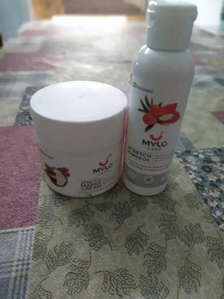 Stretch Marks Kit - Removes Scars | Made with Natural Ingredients | Tightens Skin - (1 Stretch Mark Oil - 100 ml, 2 Stretch Marks Cream - 100ml each)