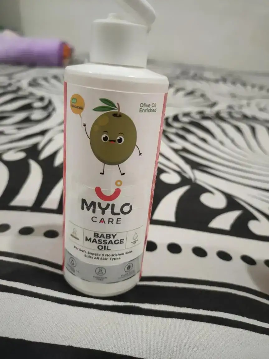 Mylo Herb Enriched Baby Massage Oil - 100 ml | For Winters Dermatologically Tested | Made Safe Certified | Nourishes Skin | Strengthens Immunity | Ayurvedic Preparation
