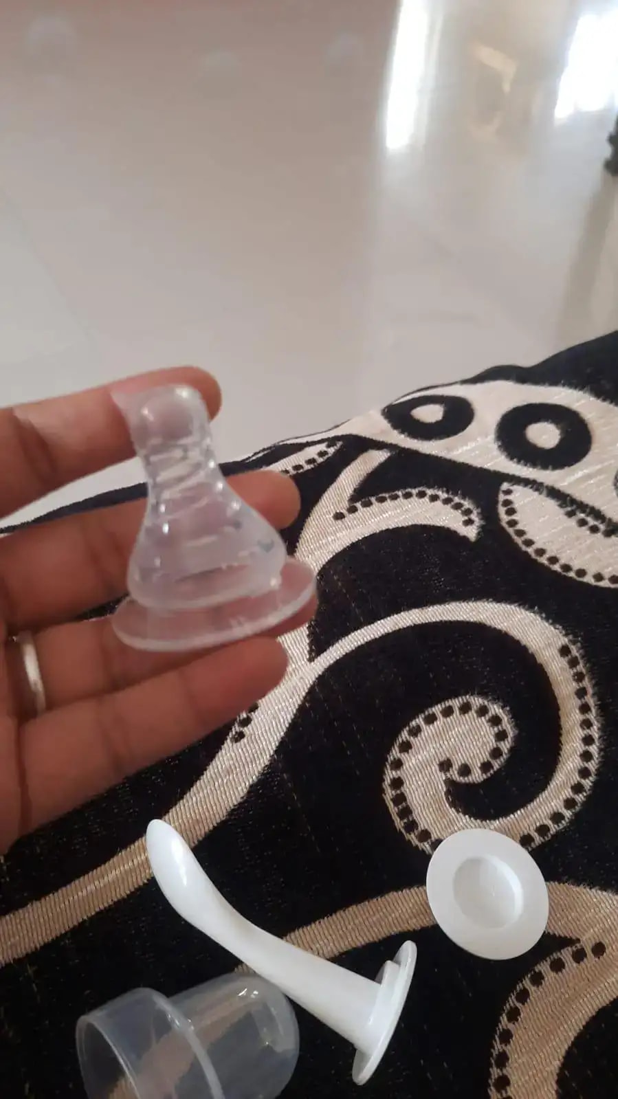 2-in-1 Baby Feeding Bottle | BPA Free with Anti-Colic Nipple & Spoon | Easy Flow Neck Design - Lion & Giraffe 125ml & 250ml