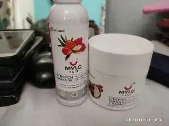 Stretch Marks Kit - Removes Scars | Made with Natural Ingredients | Tightens Skin - (1 Stretch Mark Oil - 100 ml, 2 Stretch Marks Cream - 100ml each)