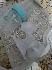 Manual Breast Pump For Feeding Mothers | Anti Colic & BPA Free | Compact & Lightweight | Easy to hold | Easy to Clean | With Bottle (150 ml)