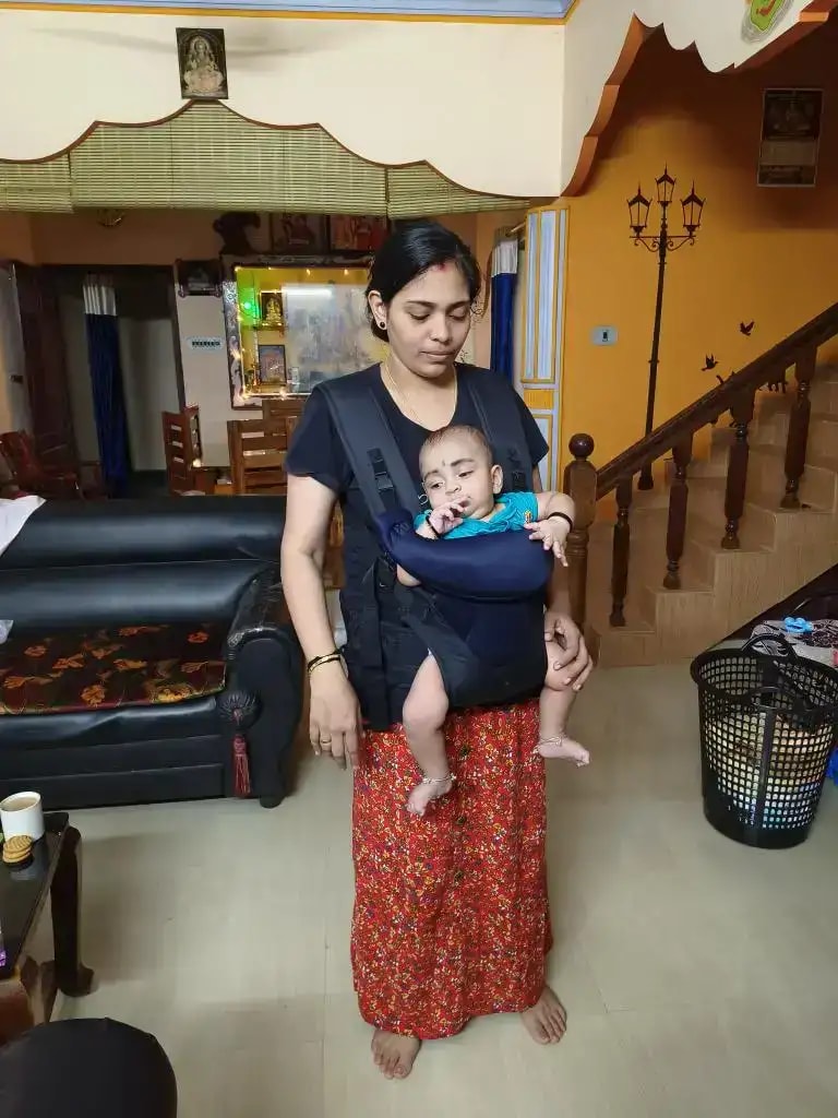 Baby Carrier Bag for 0 to 3 Years with 4 Comfortable Carrying Positions | Lightweight & Travel Friendly | Padded Neck & Shoulder Support - Red & Black