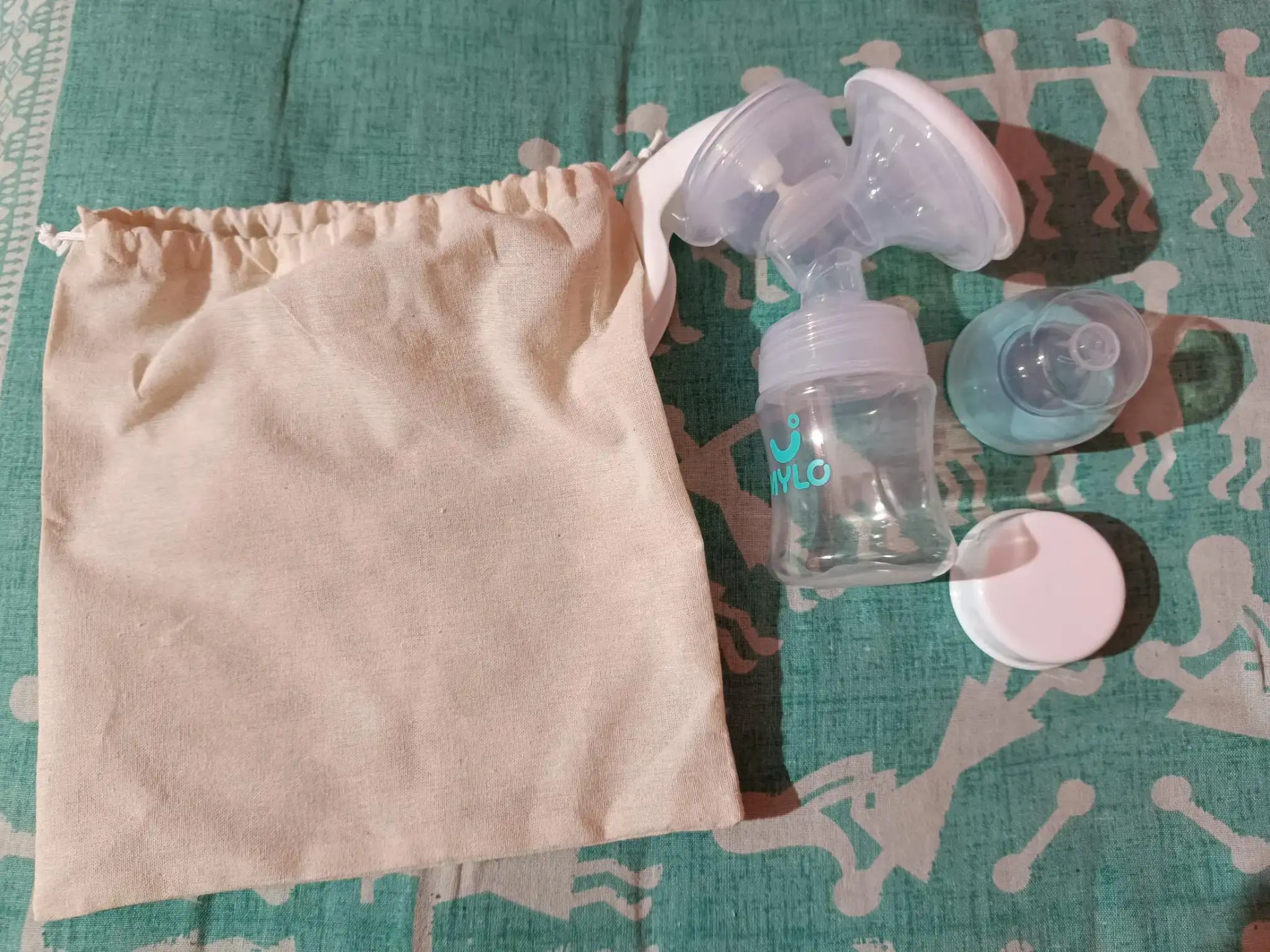 Manual Breast Pump For Feeding Mothers | Anti Colic & BPA Free | Compact & Lightweight | Easy to hold | Easy to Clean | With Bottle (150 ml)
