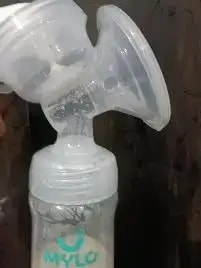 Manual Breast Pump For Feeding Mothers | Anti Colic & BPA Free | Compact & Lightweight | Easy to hold | Easy to Clean | With Bottle (150 ml)