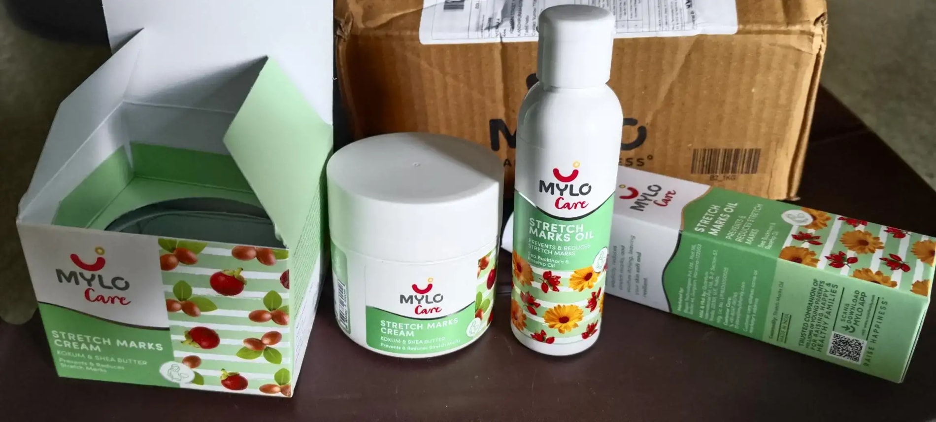 Stretch Marks Kit - Removes Scars | Made with Natural Ingredients | Tightens Skin - (1 Stretch Mark Oil - 100 ml, 2 Stretch Marks Cream - 100ml each)