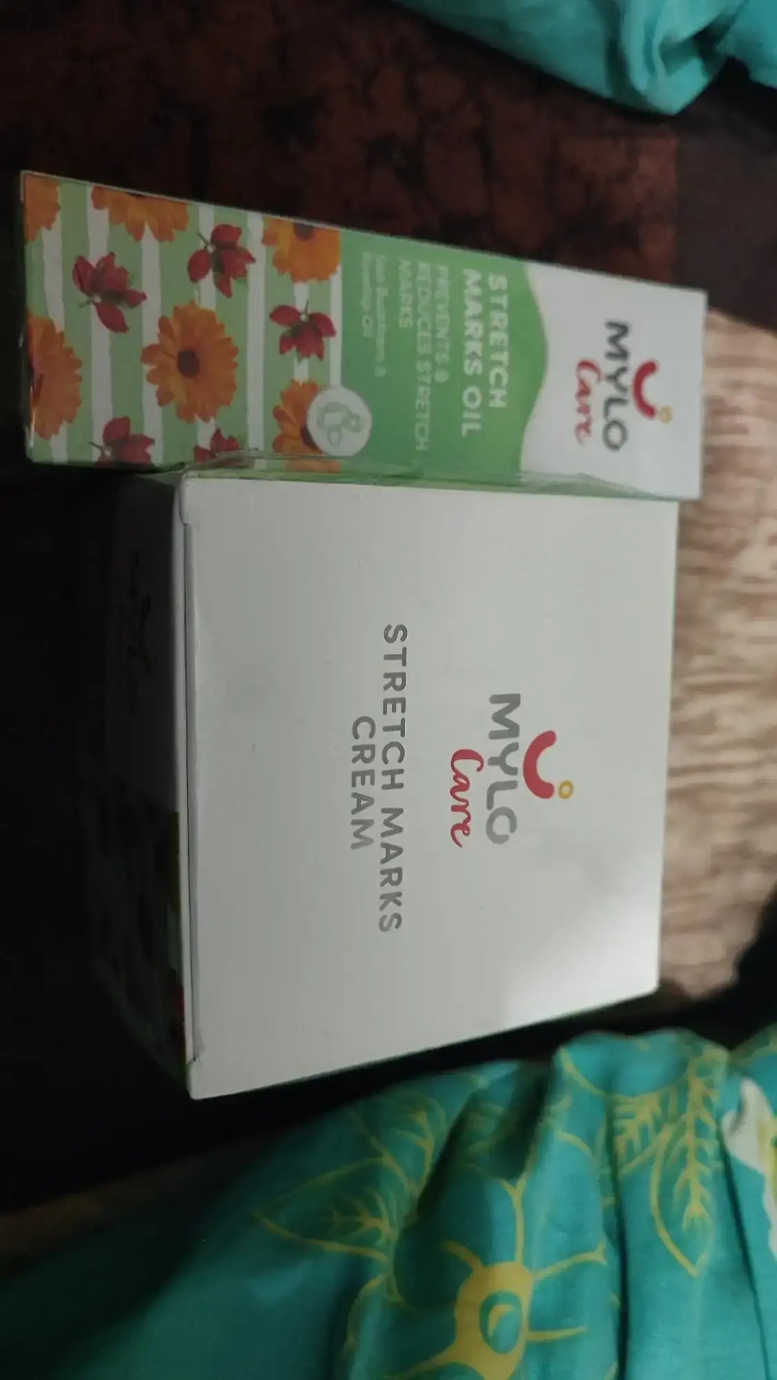 Stretch Marks Kit - Removes Scars | Made with Natural Ingredients | Tightens Skin - (1 Stretch Mark Oil - 100 ml, 2 Stretch Marks Cream - 100ml each)