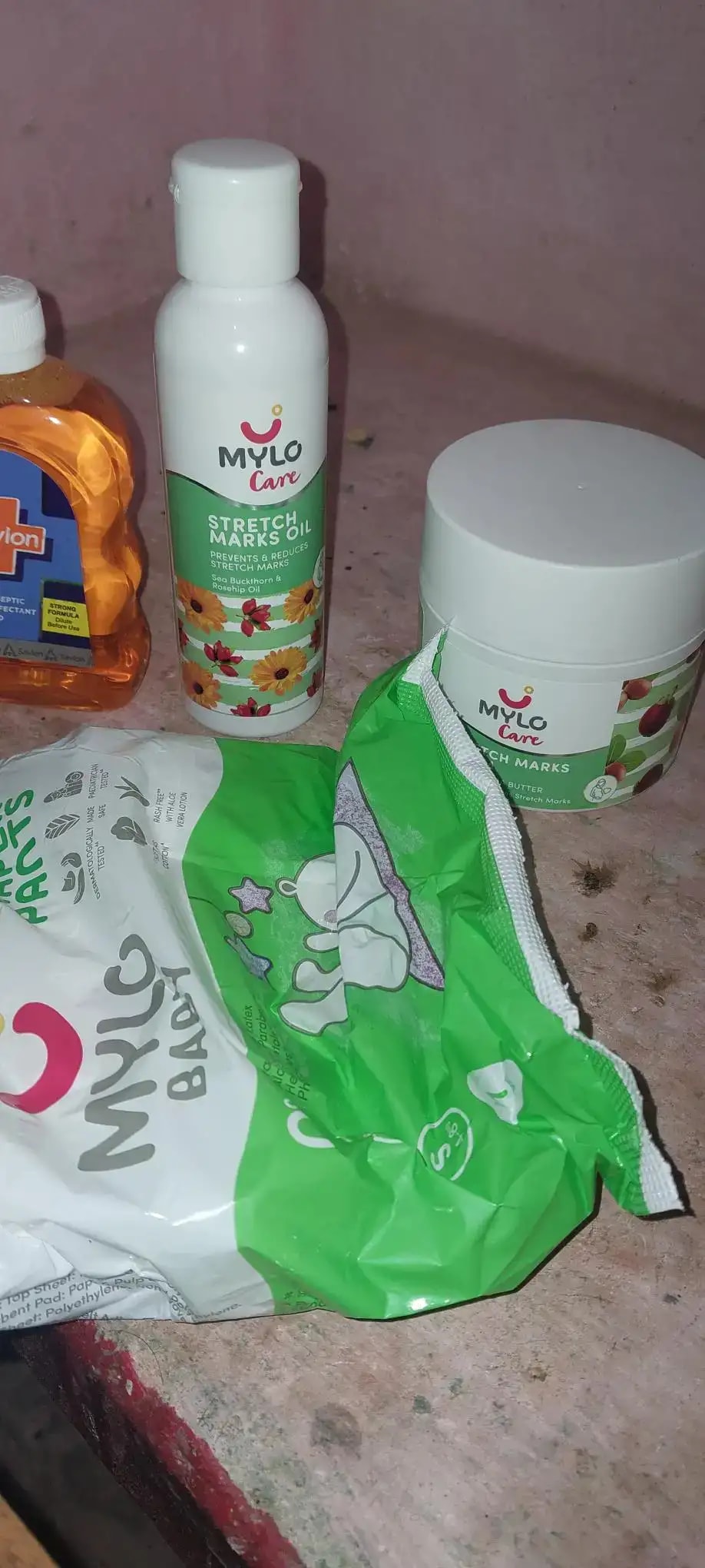 Stretch Marks Kit - Removes Scars | Made with Natural Ingredients | Tightens Skin - (1 Stretch Mark Oil - 100 ml, 2 Stretch Marks Cream - 100ml each)
