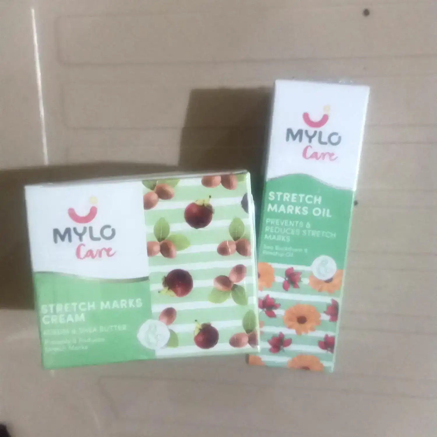 Stretch Marks Kit - Removes Scars | Made with Natural Ingredients | Tightens Skin - (1 Stretch Mark Oil - 100 ml, 2 Stretch Marks Cream - 100ml each)