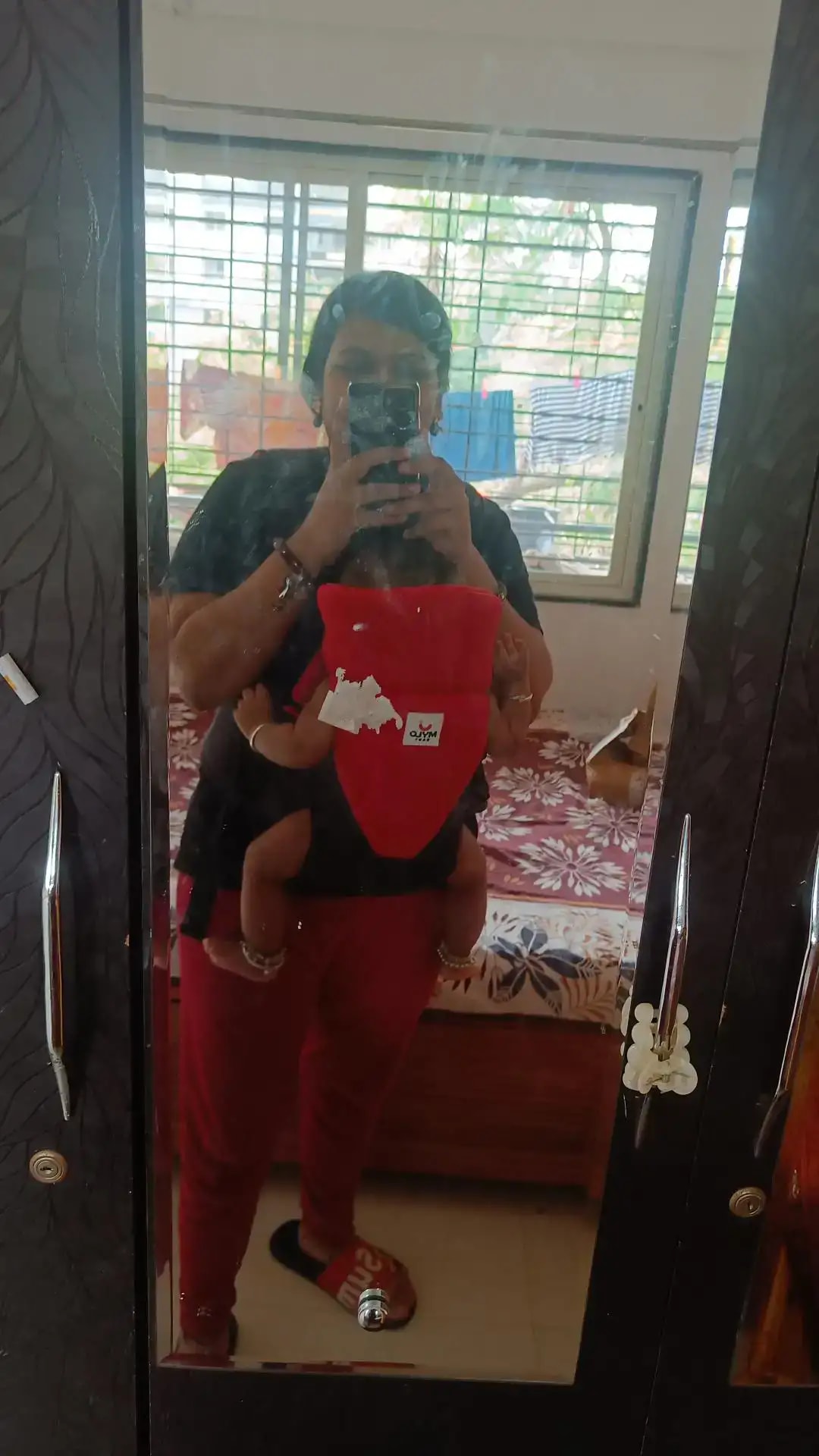 Baby Carrier Bag for 0 to 3 Years with 4 Comfortable Carrying Positions | Lightweight & Travel Friendly | Padded Neck & Shoulder Support - Red & Black
