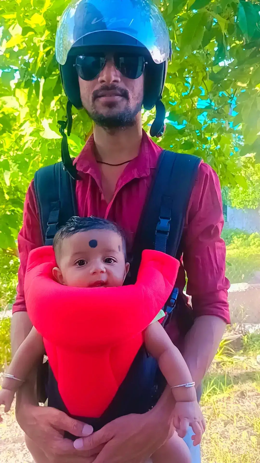 Baby Carrier Bag for 0 to 3 Years with 4 Comfortable Carrying Positions | Lightweight & Travel Friendly | Padded Neck & Shoulder Support - Red & Black