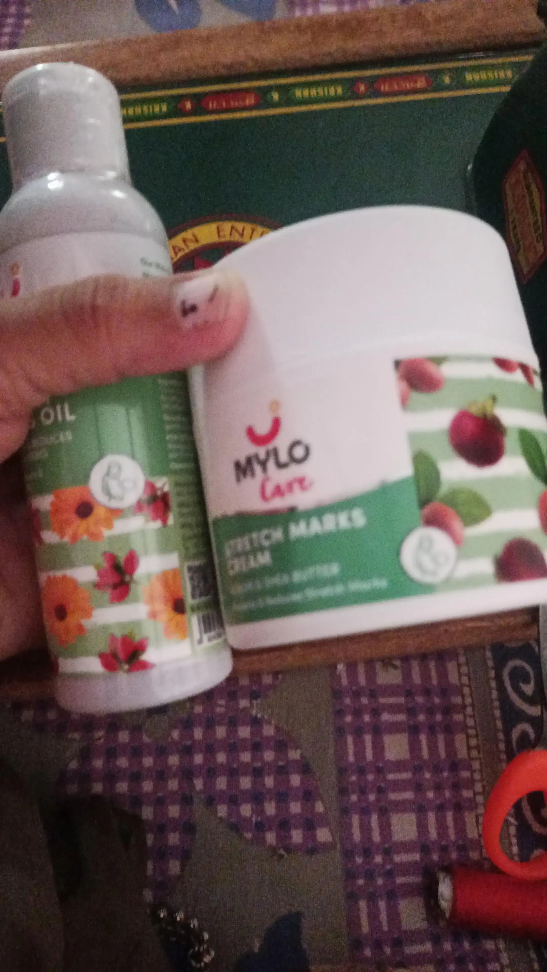 Stretch Marks Kit - Removes Scars | Made with Natural Ingredients | Tightens Skin - (1 Stretch Mark Oil - 100 ml, 2 Stretch Marks Cream - 100ml each)