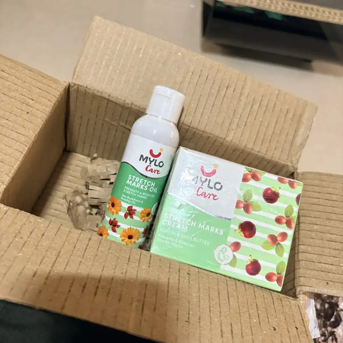 Stretch Marks Kit - Removes Scars | Made with Natural Ingredients | Tightens Skin - (1 Stretch Mark Oil - 100 ml, 2 Stretch Marks Cream - 100ml each)