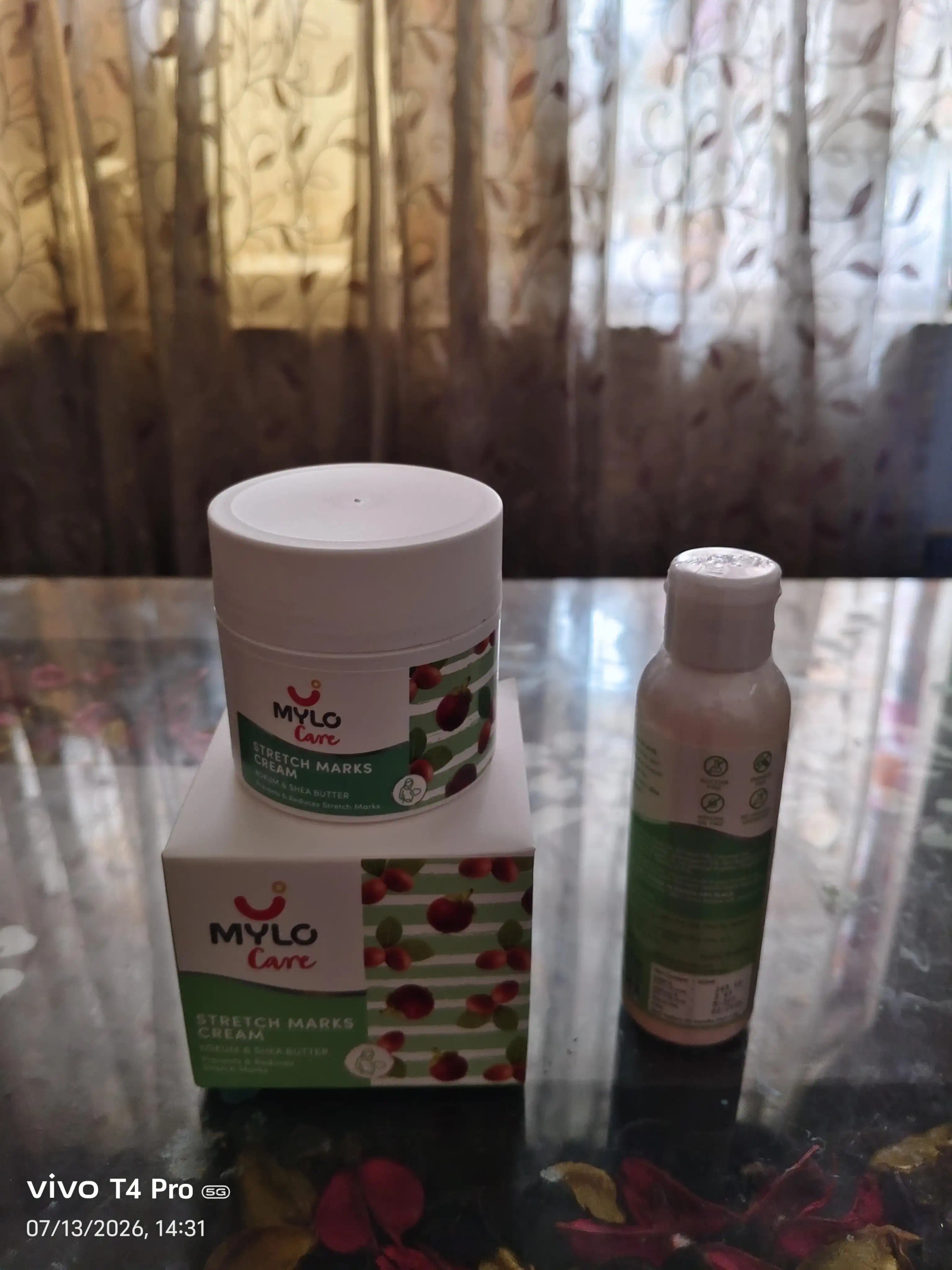 Stretch Marks Kit - Removes Scars | Made with Natural Ingredients | Tightens Skin - (1 Stretch Mark Oil - 100 ml, 2 Stretch Marks Cream - 100ml each)