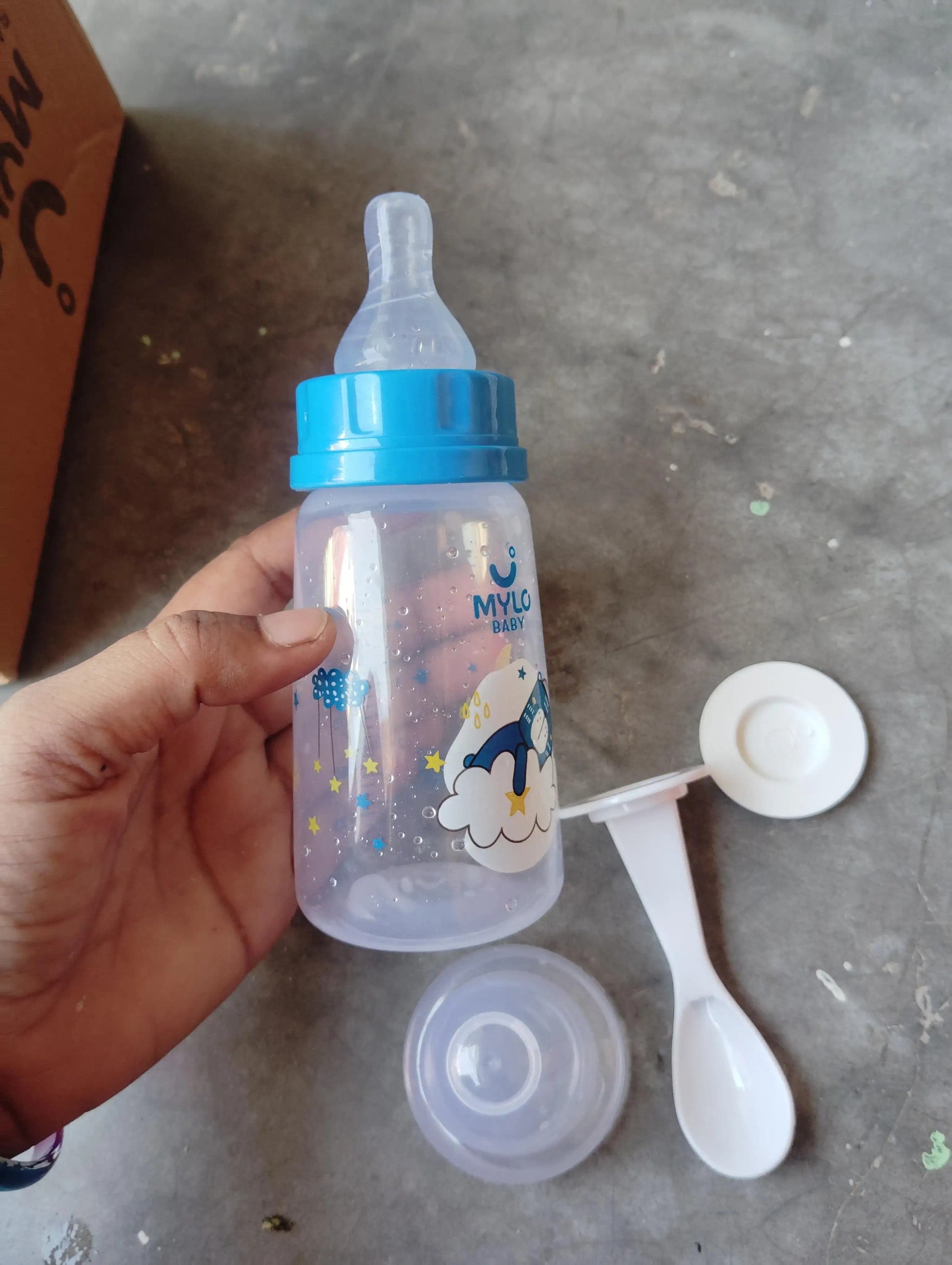 2-in-1 Baby Feeding Bottle | BPA Free with Anti-Colic Nipple & Spoon | Easy Flow Neck Design - Lion & Giraffe 125ml & 250ml