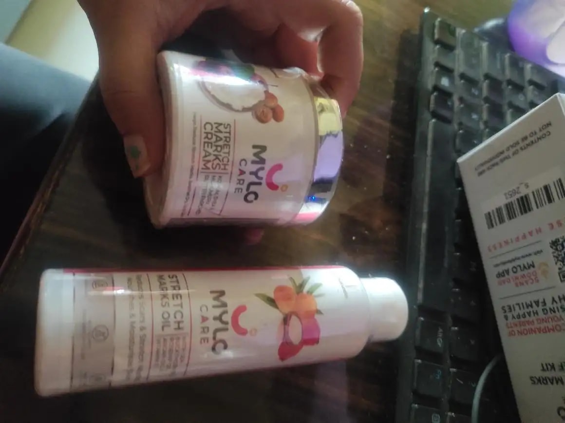 Stretch Marks Kit - Removes Scars | Made with Natural Ingredients | Tightens Skin - (1 Stretch Mark Oil - 100 ml, 2 Stretch Marks Cream - 100ml each)