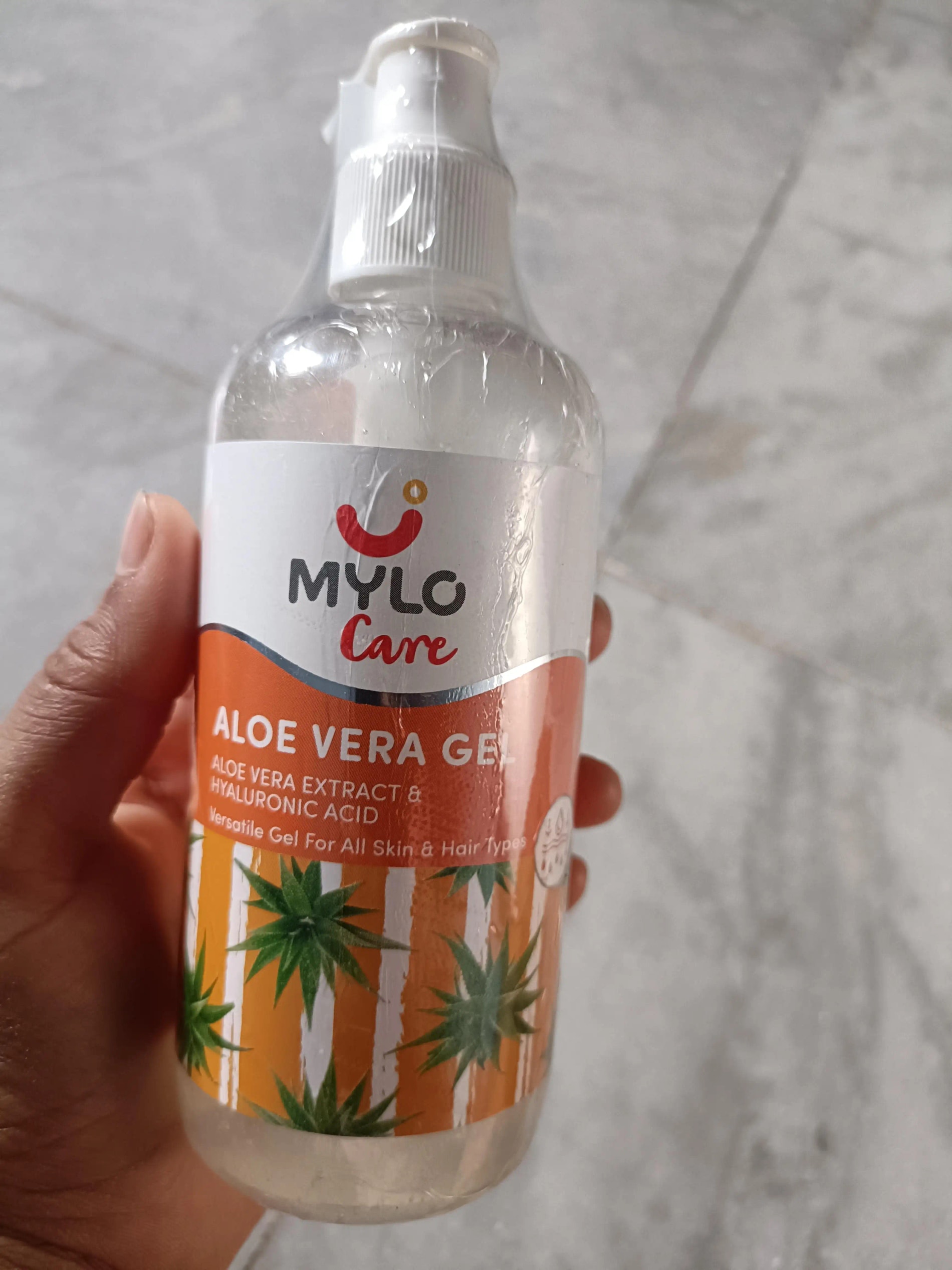Aloe Vera Gel with 99% Organic Aloe Vera | Nurtures Skin & Hair | Reduces Suntan | Soothes Burns | Enhances Hair Resilience (300 ml)