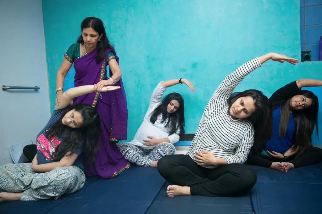 प्री-बर्थ या पेरेंटिंग क्लासेज़- 7 फायदे जो आपको रखें बेबी के लिए हरदम तैयार